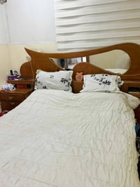 تخت نفرين • كومدينات