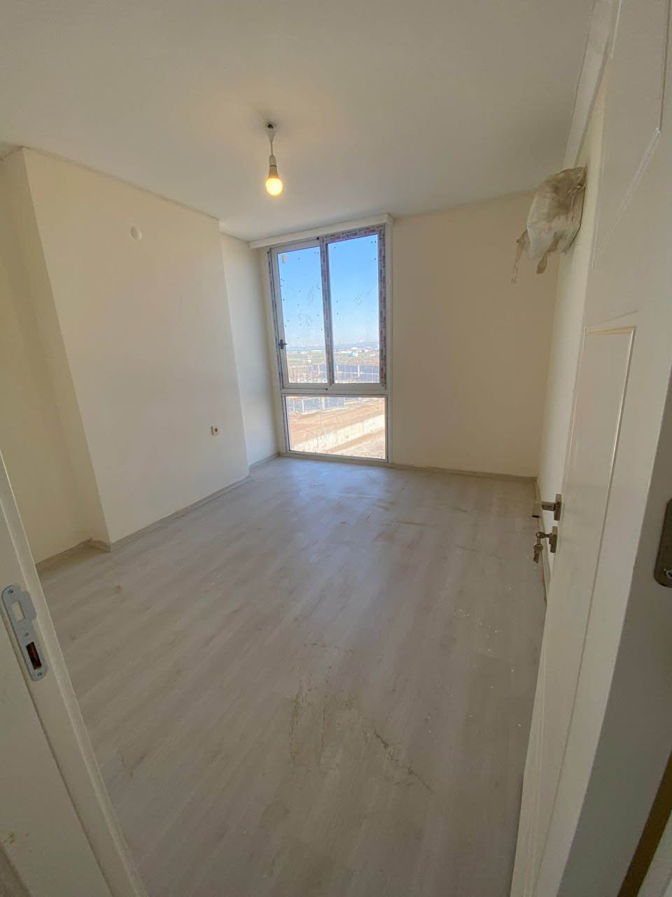 شقه للبيع في رسن تاورز مقابل الاسبانيه
الشقه 75متر 
غرفه وصاله
الشقه صفر
سعر بلاش 4دفتر 
للحجز اتصلو 
*********** أربيل, العراق
