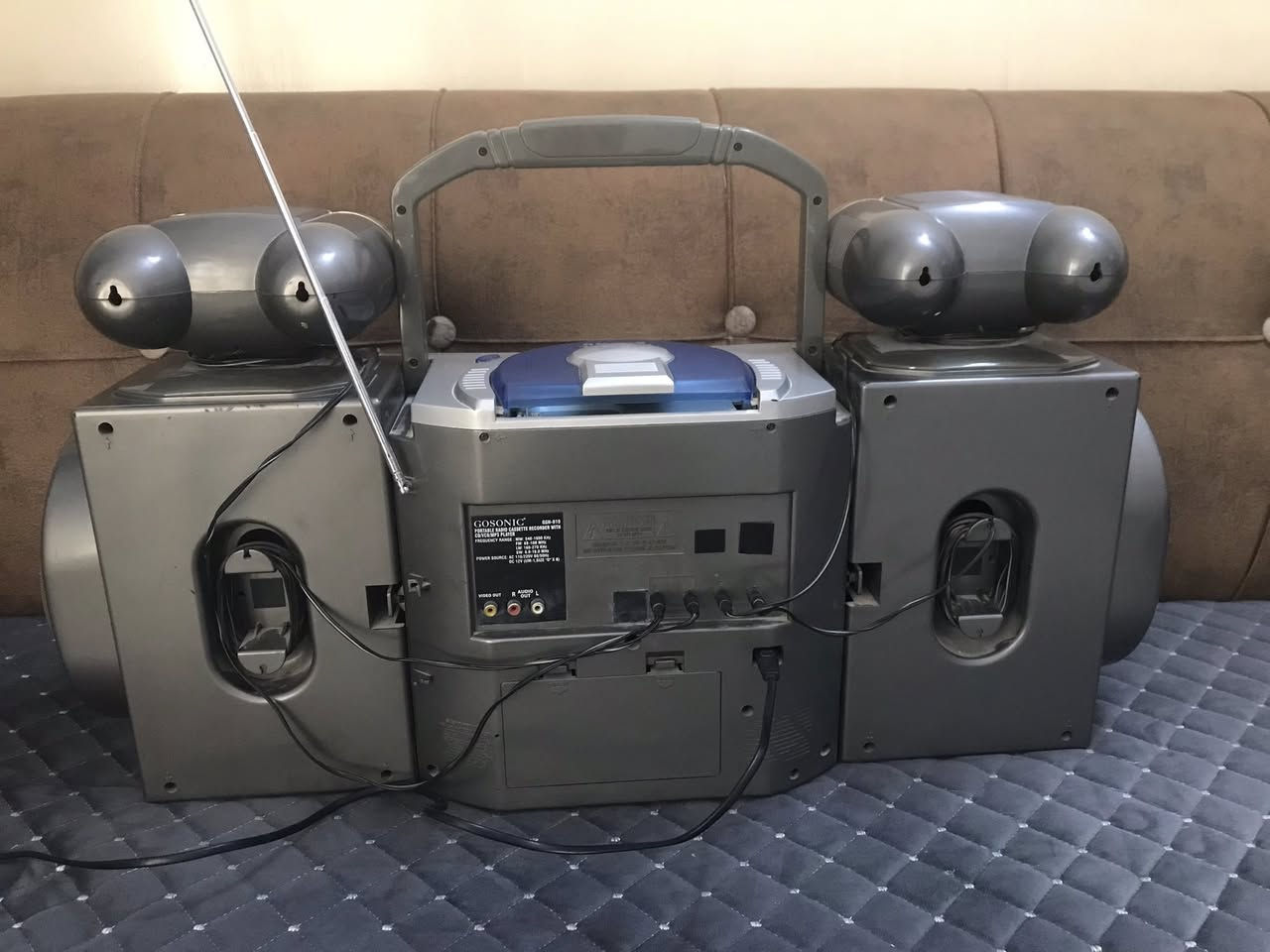 مسجل جوسونيك كاسيت تيب +CD+ راديو  شغال وعلى الفحص مشتريه قبل ٢٢سنه وضامه مستعمل فتره قليله للبيع رقم تلفون ***********
