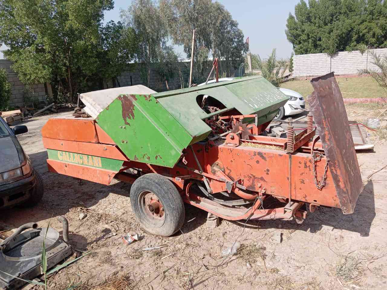 للبيع كابسه تبن موديل 82صناعته يطالي برته جاهزه للعمل سعره تلاثه ونص ***********
