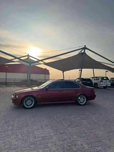 مەنەفیست ابراهیم خلیل اسلی بە شەرت مۆدیل 2001 مکینە 525 فول مواسەفات سلایتە گوشین خزن و کارەبای و هیتەر وە زۆر مواسەفاتی تر  هەموو گیانی بەشەرتە دحامی بۆ دحامی بەشەرت *********** شقلاوة
