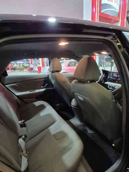 سيارة هوندي النترة موديل 2023 بنزين محرك 2000  ماشي 20 ميل سيارة توب حادث بس بنيد مصبوغ سيارة جملة جدان جاهز عل فحص سيارة بيع فقط سعر 130€ورقة رقمي *********** بيع مستعجل
