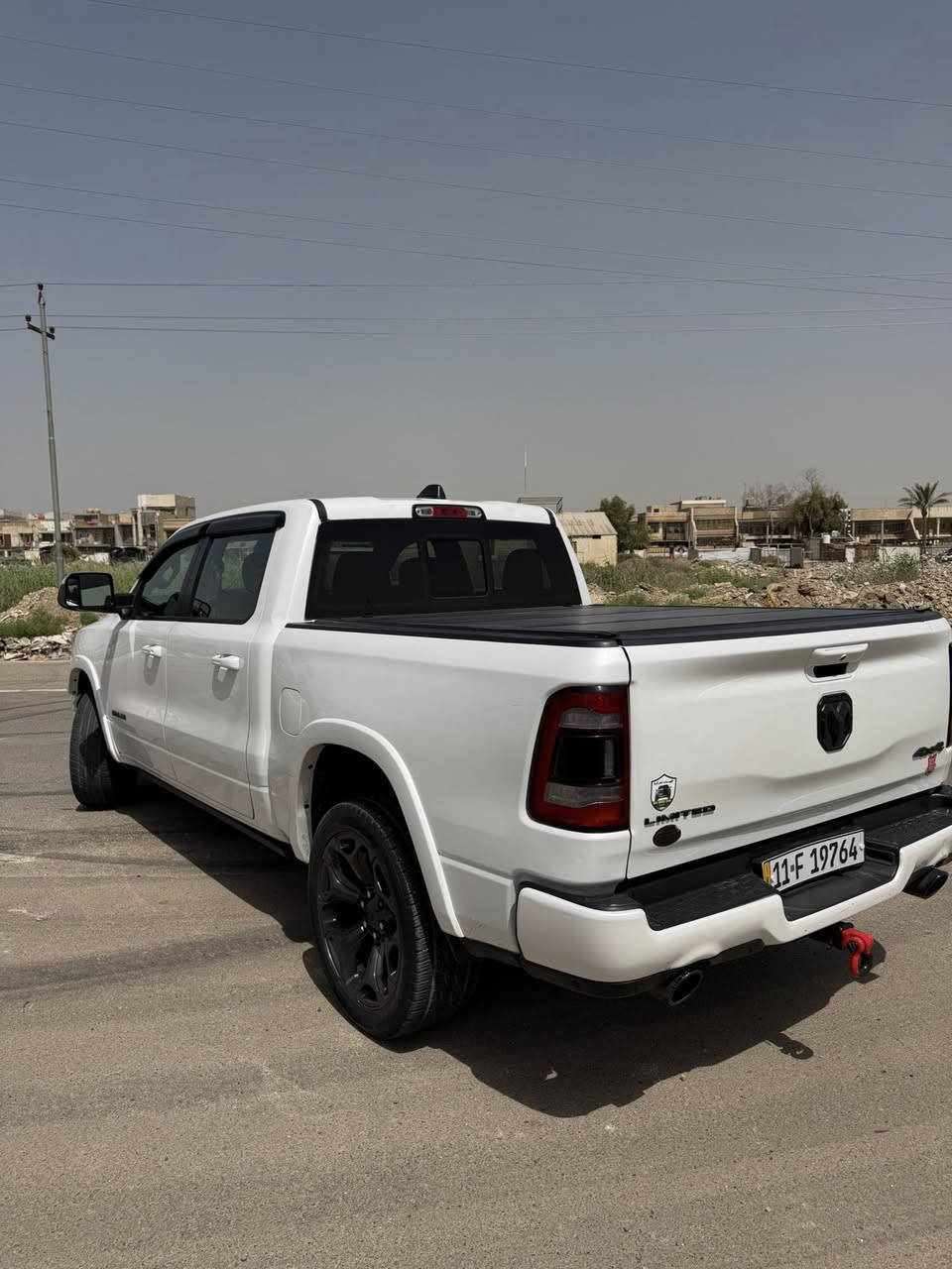 🔥 RAM 1500 LIMITED 2022 🔥  
أعلى فئة 1/1 للبيع — فول مواصفات 🇺🇸

🛻 رام ليمتد 2022  
🔹 محرك 5.7 HEMI eTorque  
🔹 8 سلندر  
🔹 باب طويل / بدي قصير  
🔹 جير 8 سرعات  
🔹 دفع رباعي  

✨ المواصفات:
✅ بانوراما مزدوجة  
✅ جكات هوائية مع رفع وخفض السيارة  
✅ دواسات كهربائية بلادي  
✅ شاشة 12 إنج الأصلية  
✅ عدادات ديجتال  
✅ كامرات 360 محيطية  
✅ رادار أمامي وخلفي  
✅ مثبت سرعة ذكي (رادار)  
✅ Auto Park صف آلي  
✅ Lane Assist الحفاظ على المسار  
✅ Blind Spot مراقبة النقطة العمياء  
✅ تشغيل ريموت  
✅ بصمة أبواب وتشغيل  
✅ مرايا شفط كهرباء  
✅ فتح وغلق باب الصندوق كهربائي  
✅ تدفئة وتبريد الكشنات الأمامية والخلفية  
✅ تدفئة الدركسون  
✅ تحكم كامل بالستيرن  
✅ USB + Type-C أمامي وخلفي  
✅ شحن لاسلكي  
✅ نظام صوت فاخر Alpine  
✅ إضاءة داخلية فخمة  
✅ مواصفات كثيرة جداً كلشي بيها موجود

📌 السيارة كاملة ما بيها أي نقص  
📌 حادثة بنيد وجاملغين  
📌 رقم الشاصي:
1C6SRFHT0NN117207

💰 السعر: 325 فقط  
🔥 سعر مناسب جداً وماكو بهالسعر بهاي المواصفات بالسوق 🔥
رقم الهاتف ؛ ***********
مكان السياره بغداد/ الحسينية
