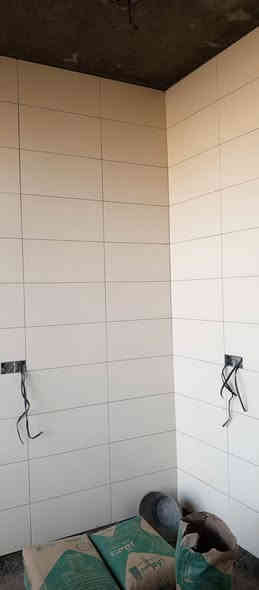 جزء من عملنا في منطقه الحي العسكري سيراميك ايراني 30*60 ...
للتواصل والعمل .
***********
