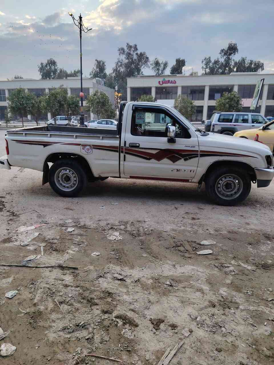 السلام وعليكم بيكم للبيع موديل 2005 رقم ديالئ مشروع وطني كير محرك شاصي مكفولات القماره بيها شويه صبغ والبنيد مبدل بلادي والجامرلوق مصبوغ كهربايات كلها شغاله السعر 80 وبيها مجال حك الجيه المكان ديالئ العضيم ما متواجد عل فيس والشراي يدلل ***********
