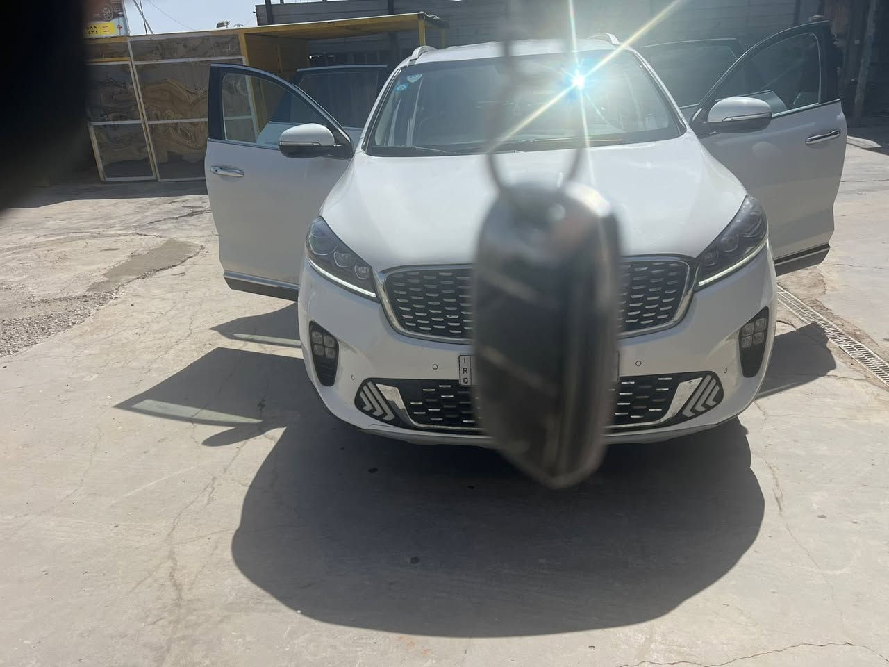 السلام عليكم للبيع فقط سورنتو خليجي بغداد موديل ٢٠٢٠ فول مواصفات عدا البنوراما ماشية ٥٨ بيها صبغ نصف باب السائق والجاملغ الأمامي الأيسر ومقدمة البنيد والباقي مكفول السعر ٢٣٠ مائتان وثلاثون ورقة السيارة بأسمي مكاني بغداد للتواصل على الرقم *********** السيارة جاهزة بدون اي نقص والتوفيق للجميع ٠
