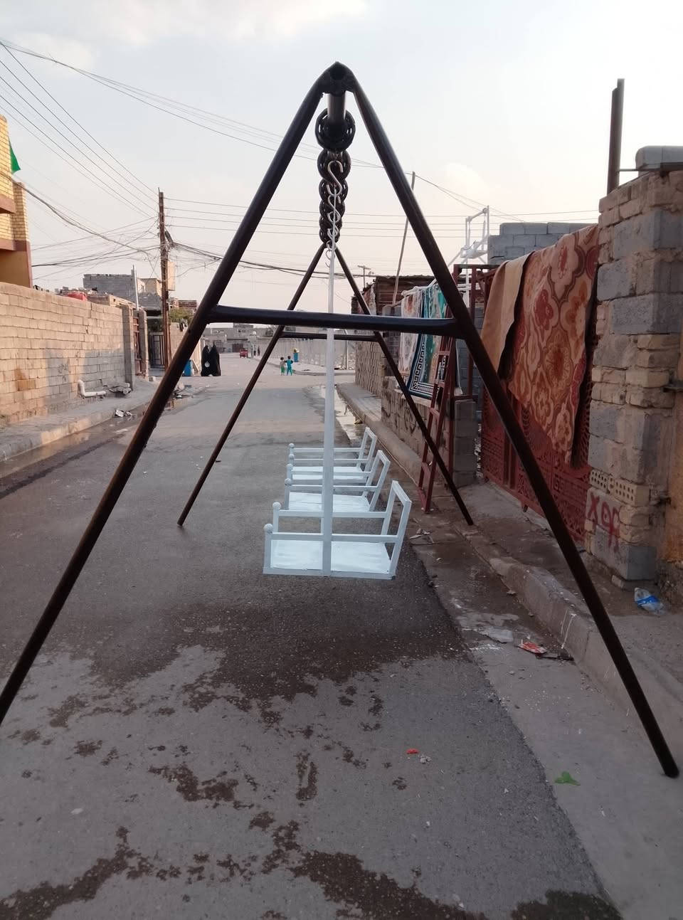 مرجوحه للبيع عنوان بغداد المعامل سوق العماري ***********
