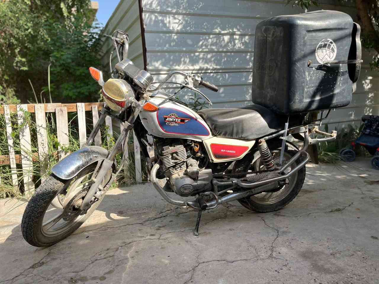 سلام عليكم دراجة دبل بلك ارواق اصولي جاهزة من كلشي مكينة مكفولة
السعر 300وبيهة مجال للستفسار ، اتصل ***********
