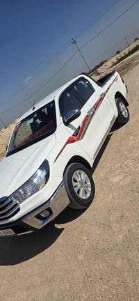 هايلوكس للبيع وضع الشريكه ماشيه ٢٤ الف موديل ٢٥ كفاله عامه شرط زلغ ماب...