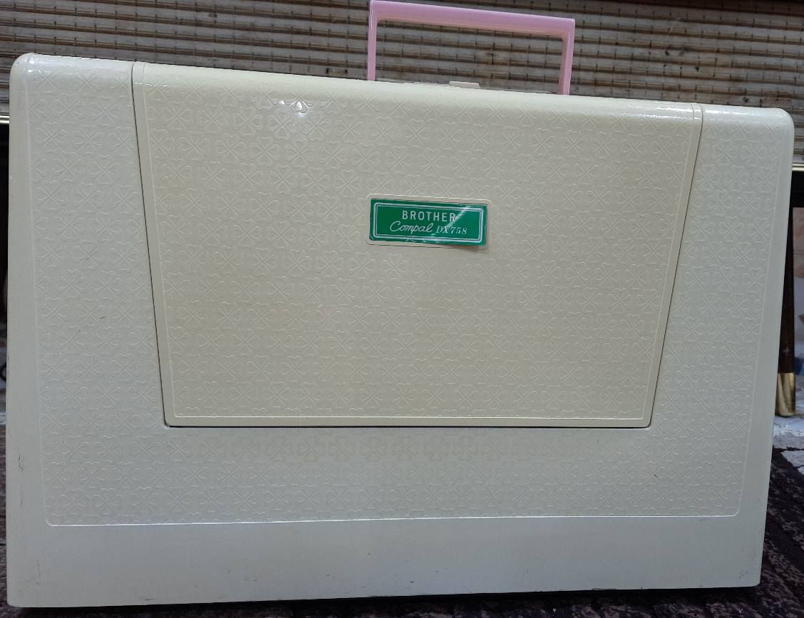 مكينه برذر يابانيه الصنع موديل الثمانينات بحاله الشركة نظافته جدا عاليه مع الكفر الاصلي والكتلوكات للاستفسار اكثر مراسلة الصفحة وتوجد خدمة التوصيل حلة, بابل


**إذا كنت صاحب هذا الإعلان وتريد حذفه لأي سبب، رجاءا أرسل رسالة إلى الدعم الفني**