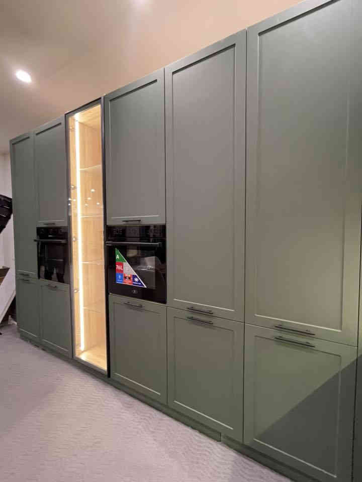 كاونتر خشب ايطالي بالون بريس اج دي اف عرض شركة مامستخدم
كله كوارتز 
بدون اجهزة
جوكر يترتب حسب اي مطبخ
سنك استيل 
قياسه الارتفاع مترين و60سم

ضلع السنك 4متر و58سم
وضلع الي بصفه 4متر
سعره خاص 
توصيل مجاني من لسليمانية لبغداد وديالى وصلاح الدين وكروكوك
وشد موجود بكروة 
***********
اتصال واتساب @
