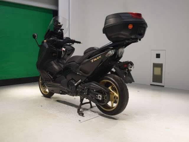 سلام عليكم درجه تي ماكس الفين و ١٥ ويت ماكس رمبه وضع شركه قبل شهر طالعه من معرض كلشي و كلاشي مكفوله كفاله عامه ماشيه ٣٢ الف حقيقي بكاني بياع تقاطع درويش *********** سعرها ٥٤ و بيها مجال
