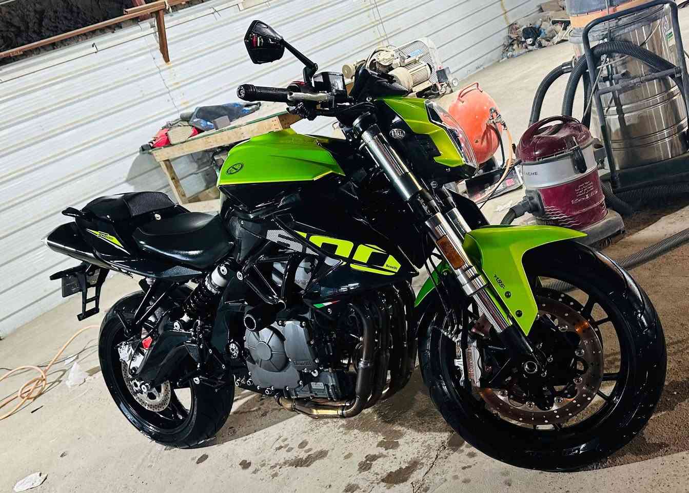 Benelli 600 2022
طالعه2025 إيطالي أصلي بحالة الوكالة
الموديل: Benelli 600
المحرك: 600 سي سي
4 سلندر — صوت وأداء معروفين
الممشى: 6000 فقط (مشي قليل جدًا)
الدراجة بحالة ممتازة، استعمال نظيف جدًا
 أدامة كاملة
فلاتر جديدة
بلكات جديدة
نوزلات جديدة
البنزين المستخدم دائمًا محسن
المحرك والسحب ممتاز، جاهزة للاستخدام بدون أي صرف
💰 السعر المطلوب: 9,250,000 دينار مجال قليل بعد الفحص اي خلل تدلل
📞 ***********
مكان بغداد
 مو شراي لا تدخل، والفحص خير برهان
⚠️مكلف بالنشر
