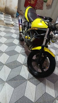 بانده ربع الدراجه نضيفه بيهه بس مكاتبه السعر مليون وميه للتواصل عبر ال...