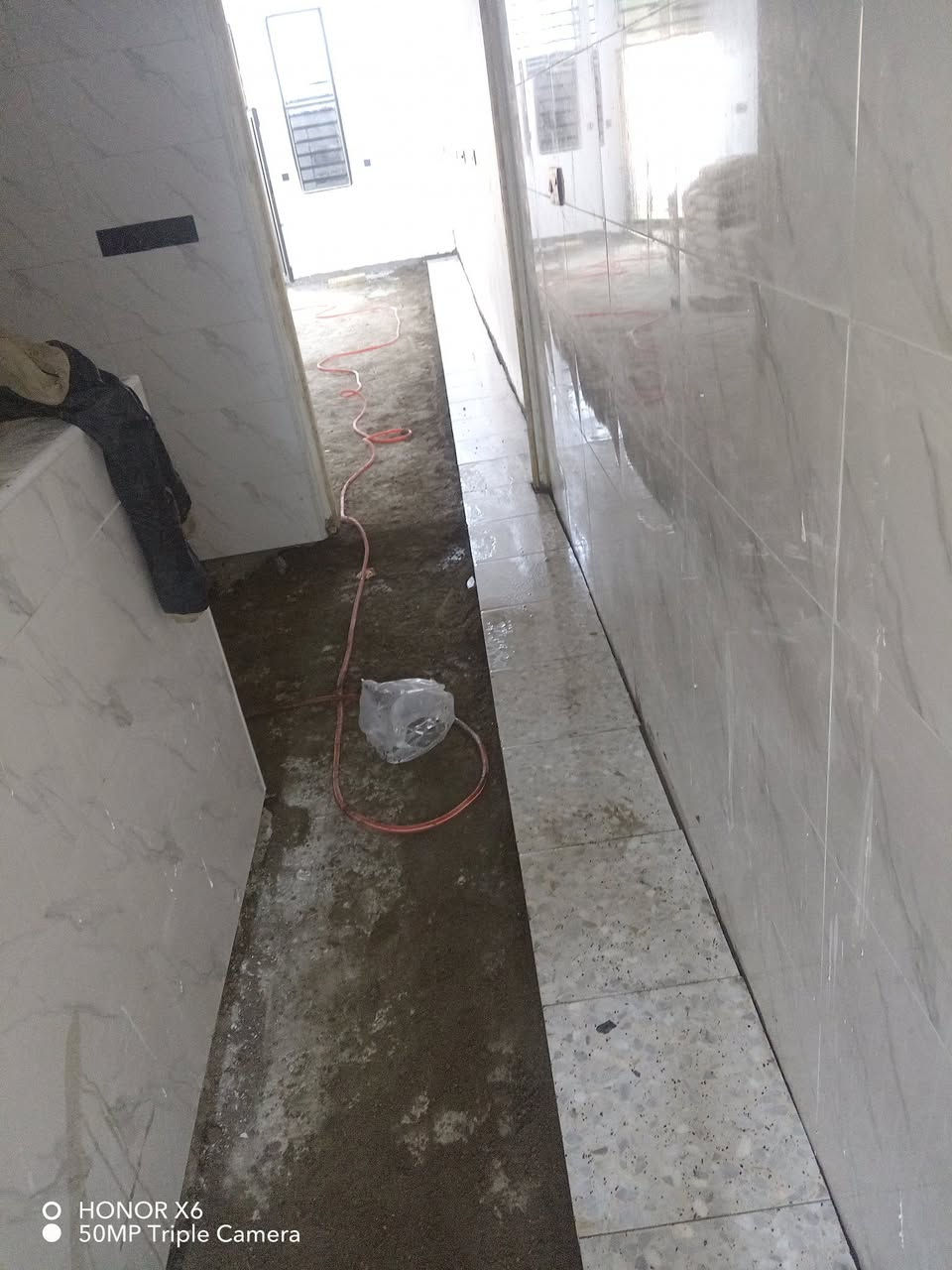 سلام عليكم خلفه تطبيك كاشي بورسلين بايت درج *********** وتساب متفرغ حالين
