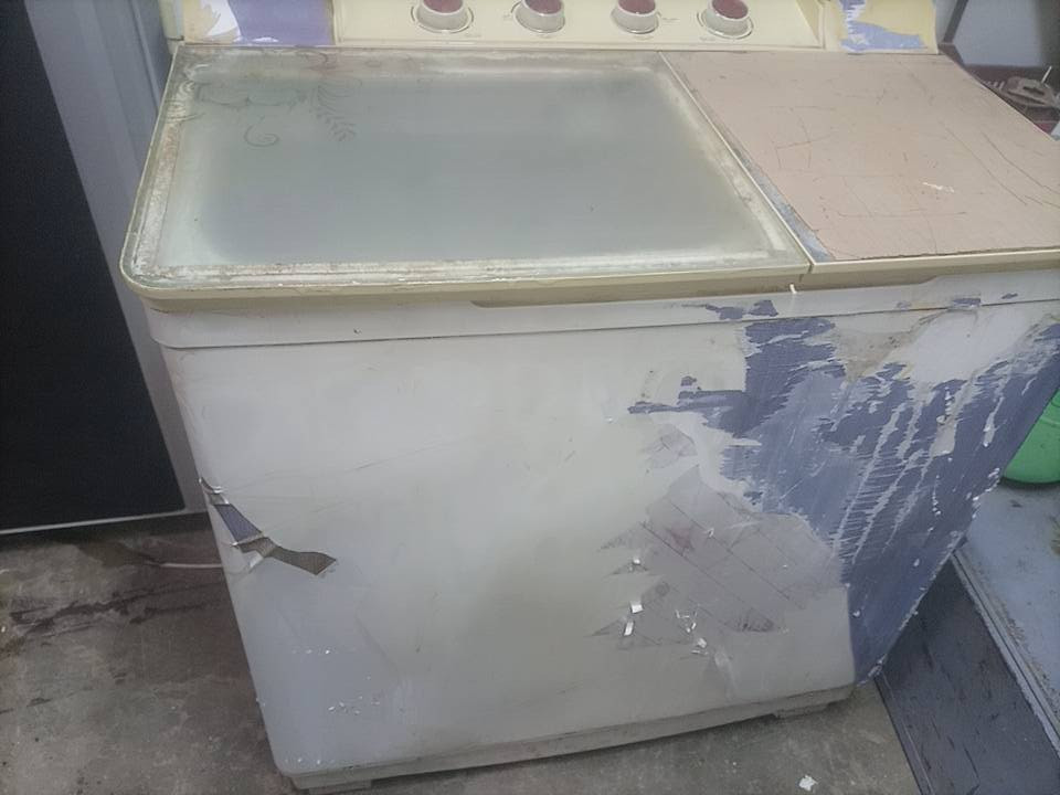 غساله للبيع حجم كبير شرط كل عيب مابيها تاخذها ما عجبك مرجوع السعر ٥٠الف الاتصال***********
