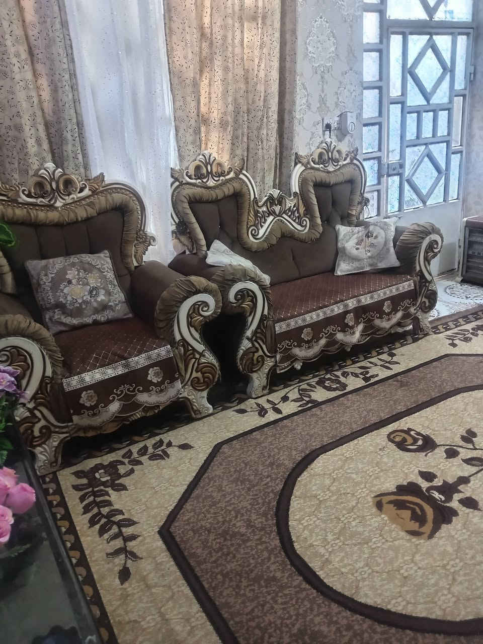 تخم للبيع نضيف سعر ٢٥٠
***********
