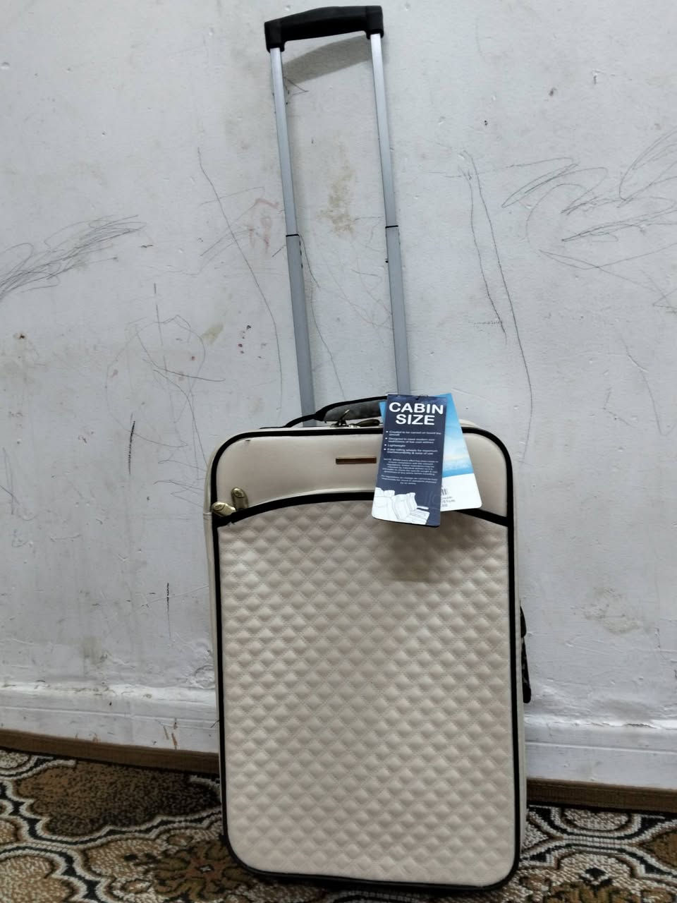 جنطه سفر كريمي أوف وايت جلد
تجننن حجم 20
سعر 25واصل الباب البيت


**إذا كنت صاحب هذا الإعلان وتريد حذفه لأي سبب، رجاءا أرسل رسالة إلى الدعم الفني**