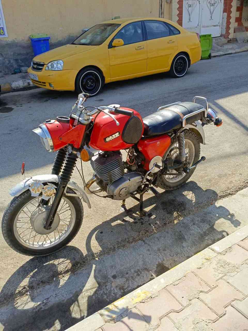 السلام عليكم دراجة امزت 81بدون ماعرف ياكصه ب550قفل ابو ال500طلع كبل ***********
