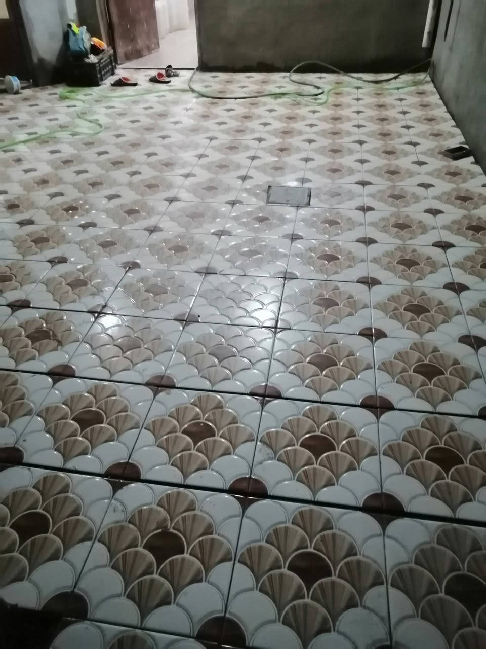 شغل ايدي سعر الرضيه لمتر 4الف الجدران المتر 8الف العنوان ديالى فقط رقم الهاتف ***********
