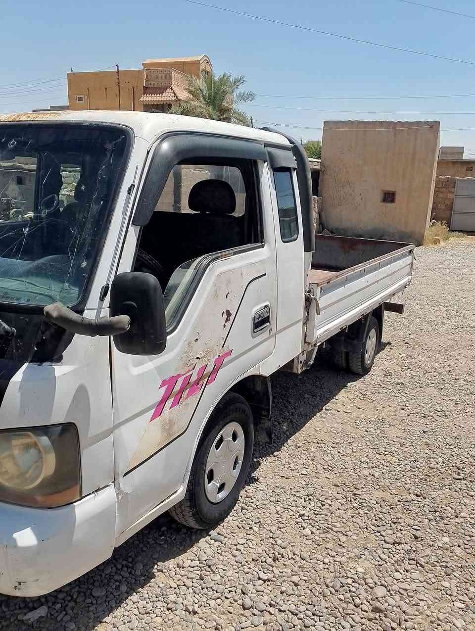 السلام عليكم كيه ام عيون للبيع موديل 2003مامسجل محرك كير اكسن شرط السعر 28وبيها مجال شي قليل للاستفسار الاتصال على هاذا الرقم ***********
