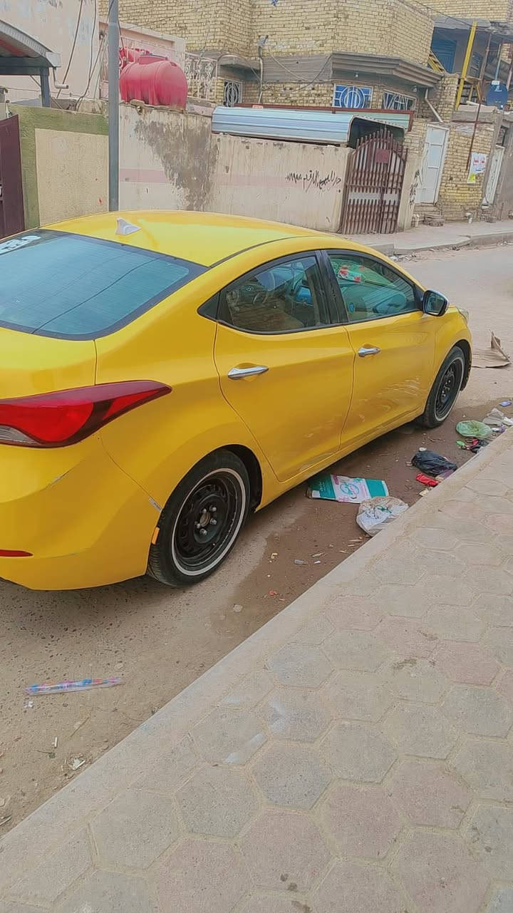 سلام عيكم سياره للبيع مديل 13 سياره بيه ضرر جاملغ امامي ودفعه بل حوض مامصلحه رجعت عل تيل والباقي كفاله كير محرك تبريد شرط محرك 1800 دوش رقم نكليزي تخم تاير الوره حداديه جديده شرط الحداديه الكدام بس دبلات عوزه مكان السياره دوانيه حي العسكري سعر 103بيه مجال للشراي الاستفسار ***********
