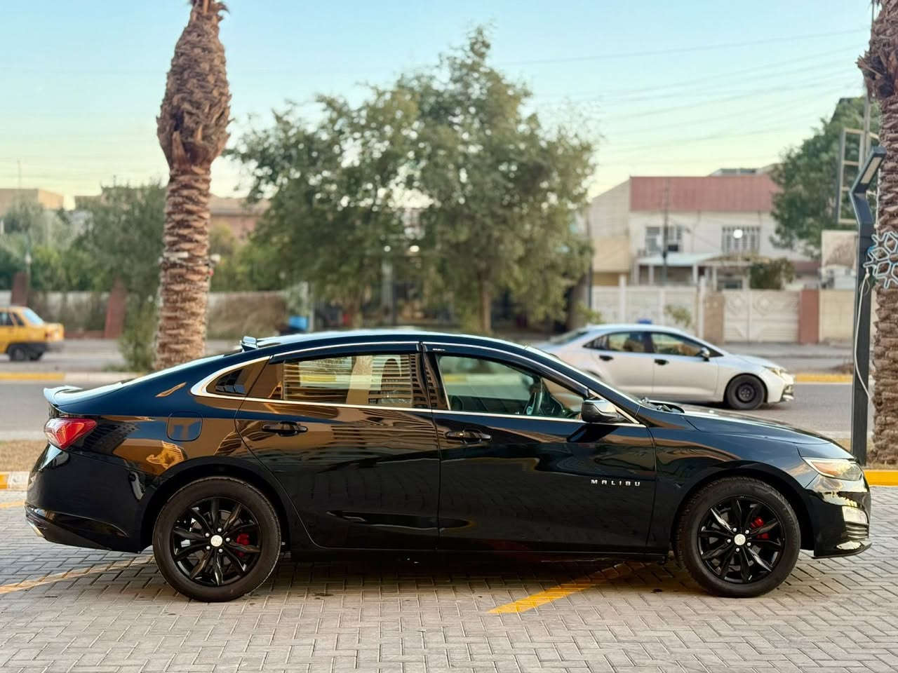 🧿عـــلـئ بــــركـــة الـــلـــه🧿
🫡🫡الــمــصـداقــية ســـر الـــنجـــاح🫡🫡

💵الـــــســعـــــر 125$ 
🛞نــوع الــمـركـبة:- شوفر ليت - ماليبو LT
🪙الـــــمــوديــــل:-2020
⚙️حــجـم الـمـحرك:-1.500 توربو 🚀
🧭الــــعـــــــــداد:102 الف ميل
💌الـــــــوحـــــــة:- بغداد رقم جديد سنويه جديدة وهزة جديدة
💥الايــــربــاكـــات:- سليمة بلادي 

#ملاحظة:- #الضرر:-  موضح بالصور بدون صبغ محرك شاصي حداديه راديترات كلهن كفالة وشرط الفحص والسيارة جاهزه من كلشي دنيار ماتصرف 
ادامة منظومة احتراق جديدة 
حجر بيئة جديد 
صدر امامي وخلفي جديد

          💎💎#الـــــــمــــواصــــفــــات💎💎

♦️شاشة كبيرة 
♦️كامرة خلفية
♦️بصمة تشغيل 
♦️بصمة أبواب
♦️تشغيل عن بعد
♦️تحكم أستيرن
♦️لايت زنون ناصي 
♦️كشن الأمامي كهربائي
♦️ تدفئة كشنات 
♦️سبايدر خلفي

📩#للاستفسار__والتواصل :- عــلـى الرقم الموجود

#اسيا :-***********

العنوان:-بغداد - حي الجهاد
