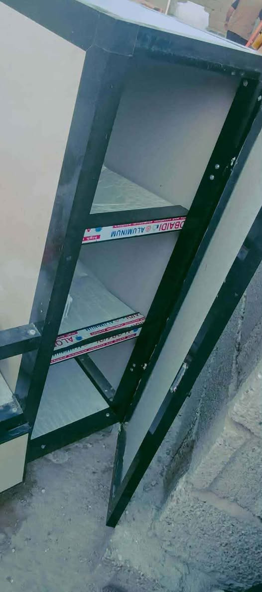 اغراض بيت للبيع جلسه كبيرة يرادلها تعديل ب125 والكنتور كويتي 6 باب ب100 حوض السمك ب50 جلسه 4 امتار مع زاويه نضيفه كلش ب 150 مرايه ب50 جرباية طفل تفصال ب150 وبيهن مجال اي استفسار راسلوني خاص البصرة, العراق


**إذا كنت صاحب هذا الإعلان وتريد حذفه لأي سبب، رجاءا أرسل رسالة إلى الدعم الفني**