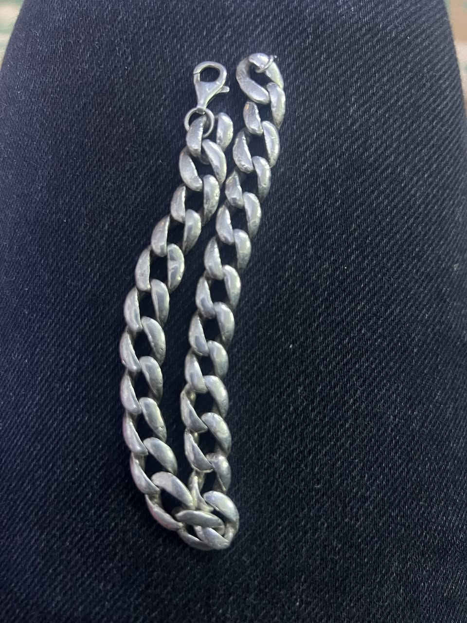 السلام عليكم سوار فظه ايطالي وزن 34غرام للبيع الغرام 3250 مكاني بغداد النهضه للستفسار***********
