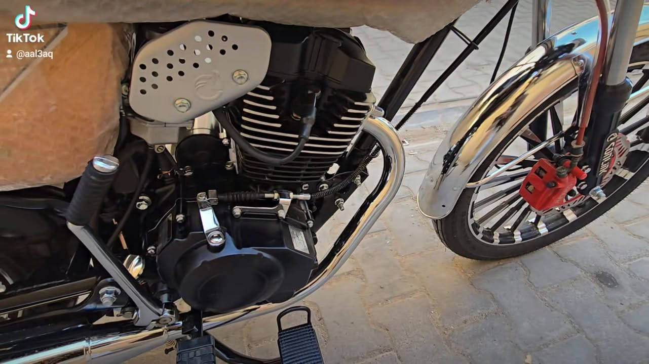 مرحبا دراجه سيفان (سونك )للبيع دراجه جديده بمعنى الكلمه نظافه 100/100محرك 200cc سويج عدد2 مع بصمة تشغيل عن بعد 2 الدراجه كامله ما ناقصها اي شي صارله اقل الشهر م̷ـــِْن طالعه م̷ـــِْن المعرض  (اورق سكنر اسسكنر يعني استنساخ) السعر 1250 وبيه مجال قليل للشراي والما يعجبه السعر يكدر يتخطى المنشور (مكلف بلنشر) صاحب الدراجه واتساب او اتصال***********
