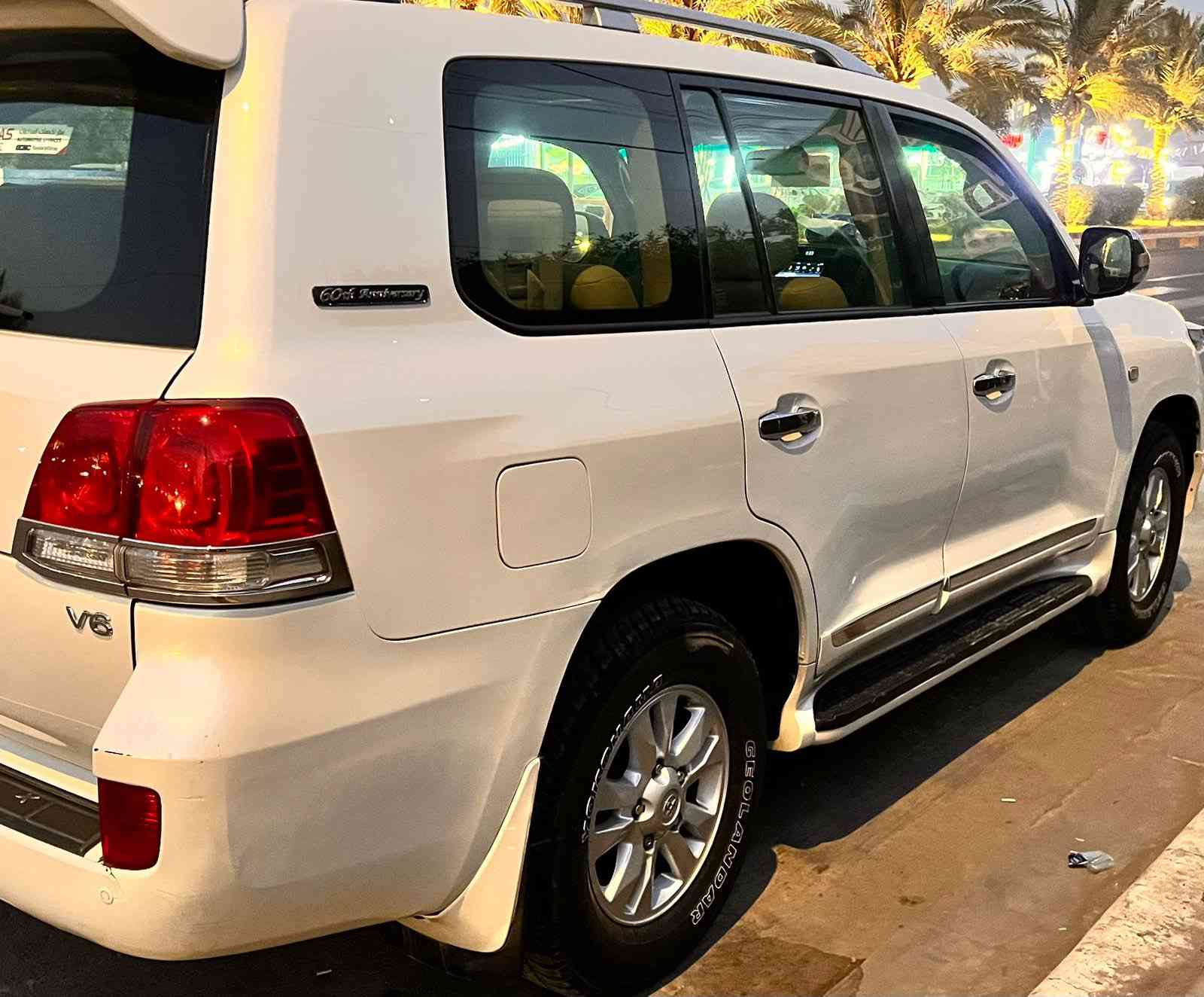 سلام عليكم عندي لاندكروز موديل 2011ستينيه  اصل مكفوله كفاله عامه ماشيه 200بسمي السعر 325$ او بيه مجال  ***********
