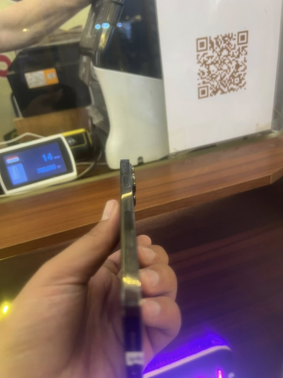 ١٣ برو ماكس
ذاكره ٢٥٦ 

بطاريه٨٤ 
جهاز وتر ممفتوح         

لبيع او المراوس 

لتواصل ***********

مكاني بغداد الحريه توصيل ماكو
