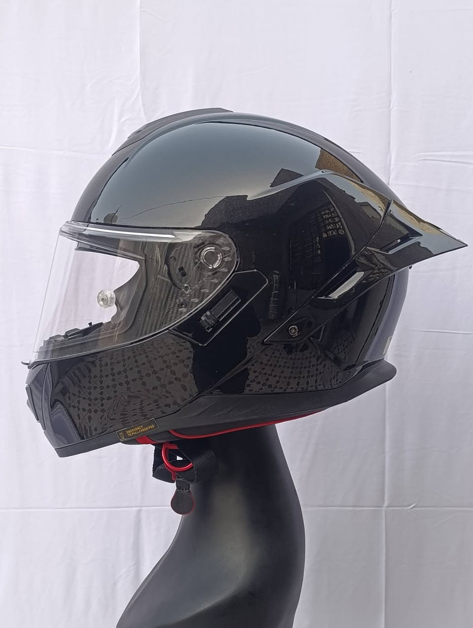 السلام عليكم حبايب خوذة مارفل قطعة اصلية وكالة وبيهة كود الوكالة والرقم الاحصائي فول سيفتي سبورت قياس S نضارة داخلية سوداء جام شفاف الي مهتم يراسلني ادزلة باقي التفاصيل خاص او واتساب ***********
