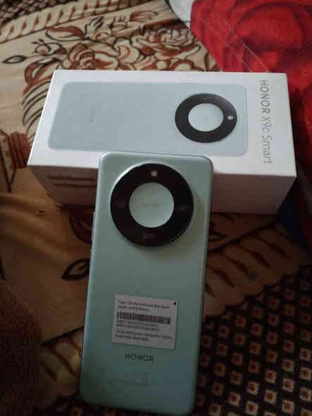 سلام عليكم جهاز هونر اكس 9سي سمارت يعني مو شاشه منحنيه نضيف استعمال شهرين فقط ذاكره 256عشواىيه12+12جهاز جديد سعره 250وبي مجال قليل  مكاني حله شارع 80 ***********
