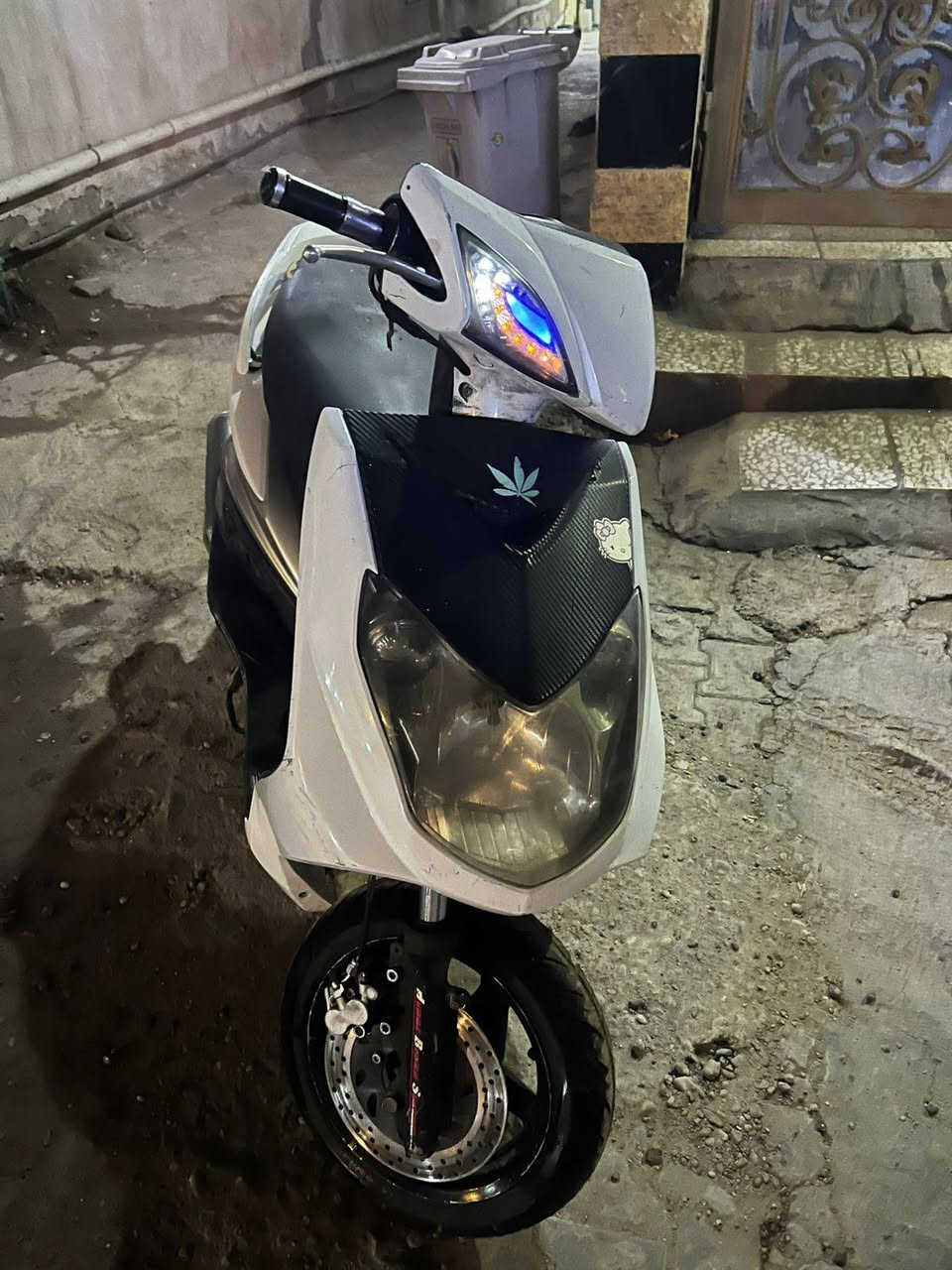 سلام وعليكم سكنس فحل نوزل خطين للبيع كامله مكينه 58 كام شفت وجواكيج رياضي كلجات رياضي خلفي kc أمامي wf قبل بانزين رياضي صالنصه رياضي يدات سكليتر رياضي اشاير لد امامي خلفي *********** للبيع او المراوس
