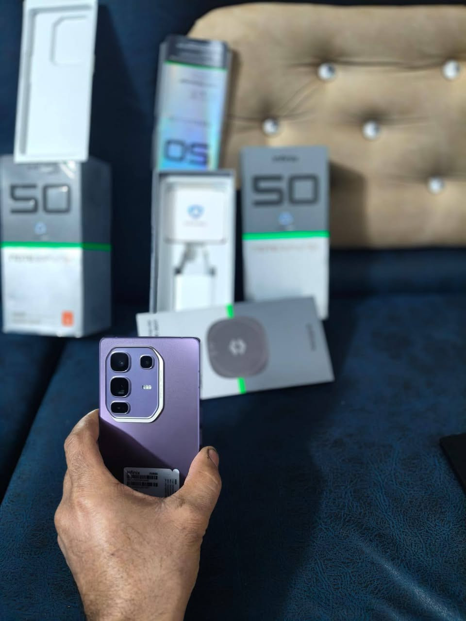 انفنكس نوت 50 برو بلس 50G
نضيف جدا مستخدم كم يوم فقط 

غراضة ما مفتوحة 

السعر 375 وبيه مجال جدا بسيط 

***********

شراي يتصل 

المكان الحبيبية
