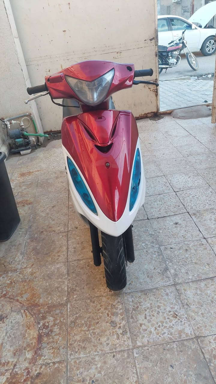 دراجه للبيع كامكو جي فور 
دراجه نضيفه ستوها مجفته تجفيت اصلي كهربائيات كلها شغاله ونكره سلف 
السعر 350
مكاني نجف حي الميلاد 
***********
