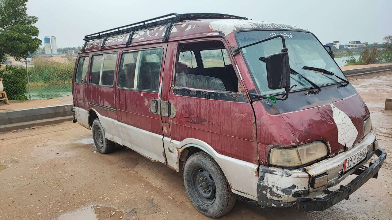 السلام عليكم كيا ايسا للبيع  مكينه  2701 موديل 95 شواصي بلادي كير اكسل مكفول مكينه تبخر قليل بدون تنقيص الغرفه دوشمه جديده السعر 38 وبيه مجال ***********
