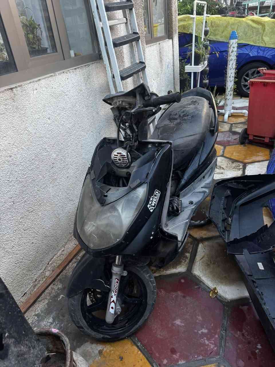 دراجه سكنس فحل للبيع
مكفوله  مكينه و سرقه
الدراجه متروكه صارلها ٥ اشهر  بيه مسشكله بل ضفيره ابيعها على حطتها السعر ٤٠٠ وبيها مجال 
مكاني بغداد 
الرقم *********** 
(ممتواجد عل فيس)
