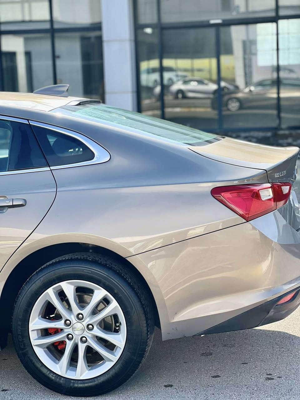 ماليبو ٢٠١
مواسفات:LT2
——————-
سياره ماشيه١٤٠كم
————————-
حادث: بونيت و جاملغ و باب سايق سبغ شويه داخل
———————————————————————-
مواسفات: لايتات زينون. شغال. شاشه ت جبيره. كوشنات كهرابات.
—————————————————————————-
ره قم وسنويه جديد . تحول غرامات بشه رط
————————————————————
عينوان: سليماني 
———————-
💵سعر : ٩٧$ بى مجال
—————————
***********
