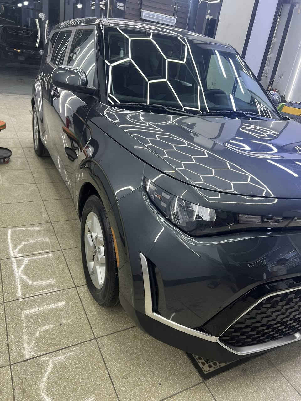 السلام عليكم
كيا soul موديل 2023

بدون رقم منفيس بسمي 

بيها رقم فحص مؤقت 

المواصفات S 

بصمة

محرك ٢٠٠٠

رادار امامي خلفي جانبي

نقطه عمياء 

 ويل كب 

كشن كهرباء 

شاشه چبيره

تبريد شاشه

 تحديد مسار وتوقف ذاتي  

ثلاثة انضمه قياده 

الحادث فقط البيبان وثنينهم اتصلحن

السعر 140

***********
