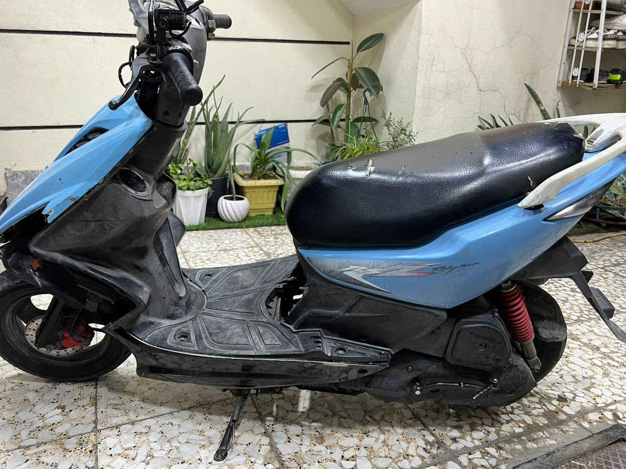 ماكس مضلع
مكينه 49 بلادي نشطة مكفوله
كفراتها بلادي بس الكفر الكدام تعبان 

نقوصاتها بسيطه 
 سلف محترك / شغاله من اول هندر
ستاند وسط 

سعرها 450 وبيها مجال

مكاني بغداد حي القاهرة
***********
