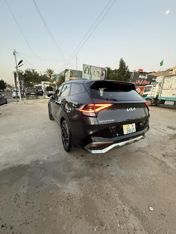 السلام عليكم 🤍
عندي سبورتج ٢٠٢٤ فول ١/١ فول الفول  امريكي  لون رصاصي وداخل احمر   مواصفات موضحة بل الصور   وجناية السبورتج يعرفوها 

ماشية ٩٤٠٠ بعدها زيرو 
داخل احمر 
كشن كهرباء ميموري 
تشغيل عن بعد 
صندوك كهرباء 
بانو راما 
كامرات ٣٦٠ درجة 
كامرة حتى بل الاشارة 
رادار  
طختها موضحة بل الصور بيها جاملغ خلفي ايمن  وقبق جنطة وتعميرها كلش حلو  مكان السيارة بغداد للاستفسار 
اتصال ع رقم وات ساب ‭٠٧٧٥ ٩١٤ ٣٢٦٤‬ فقط  رقم بغداد مشروع وطني  

ملاحظةرقم الشاصي موجود الي يحب يدكها يشوف حادثها
