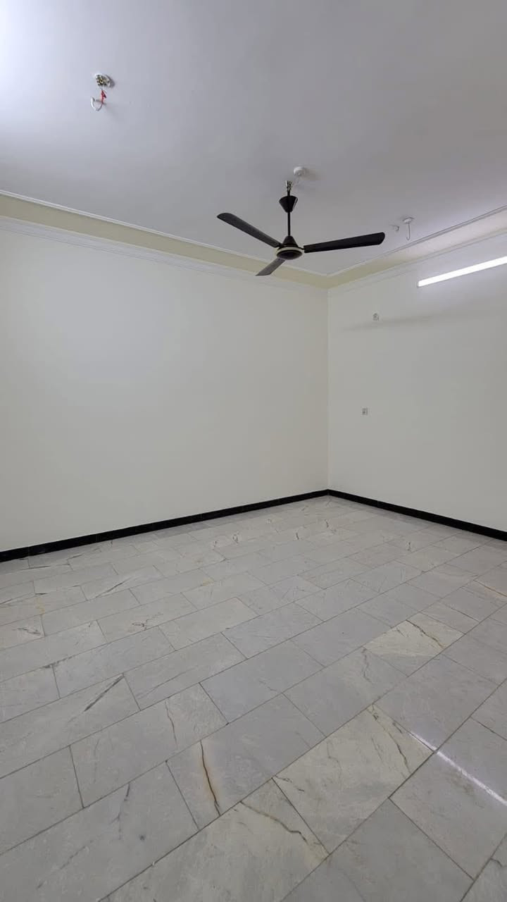 لليجار مشتمل ١٠٠ متر يحتوي ٤ غرف نوم جديد السيديه مربع تبوك ايجار مليون وربع ***********
