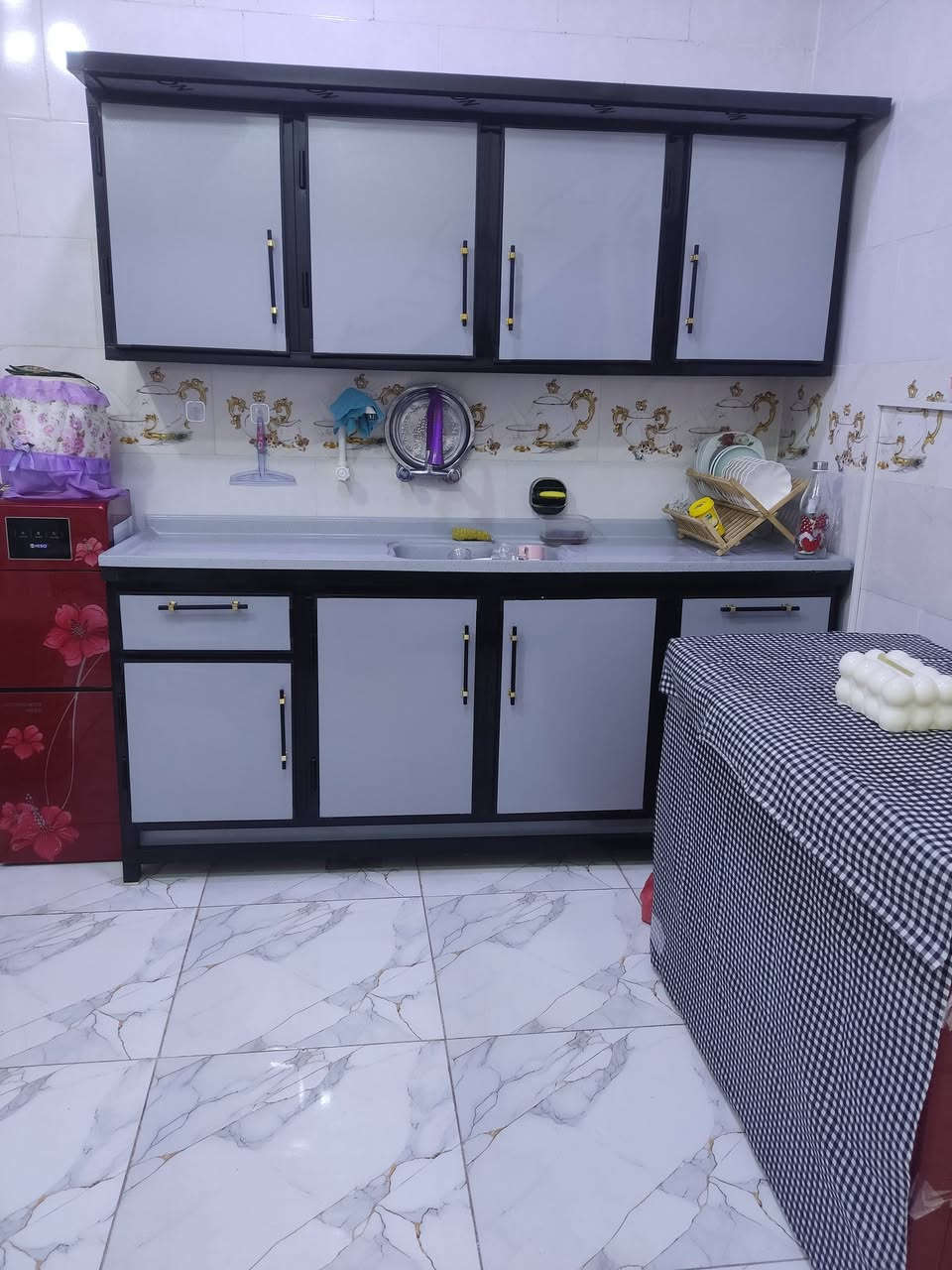 السلام عليكم
البيت للبيع المساحه 88متر مشمول بمعامله التطويب 
النجف الاشرف طريق ياعلي  عامود 136 ثاني بيت علئ الشارع السعر 40وبيه مجال قليل 
الرقم /***********

