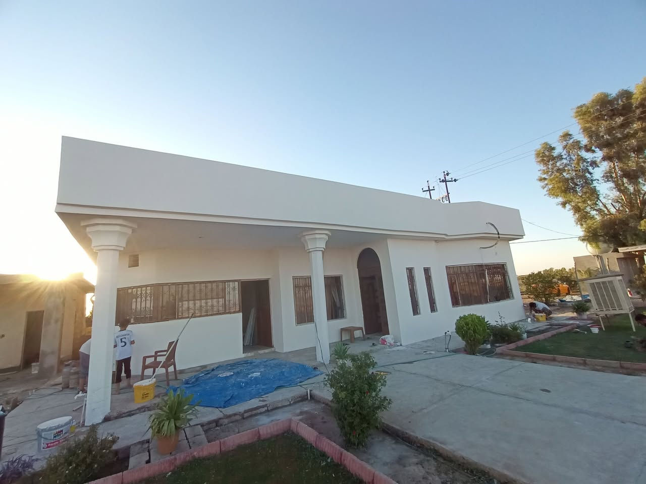 سلام عليكم اخواني هاي شغلي اليوم اي واحد يريد صبغ بيت يتصل رقم ***********
