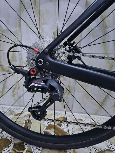 عرض خاص سعره 900 الف قفل 🔒 لارج 53 الفريم حجم التاير 32  السلام عليكم شلونكم شباب بايسكل رود كرفل  السستم مالته SRX PRO بدالات امامي 1 خلفي 11 وزنه 8 كيلو كله كاربون فايبر  للحجز عنواني مدينه الصدر قطاع 9 مقابل مدرسه عبدالله الرضيع شارع الفلاح *********** بغداد
