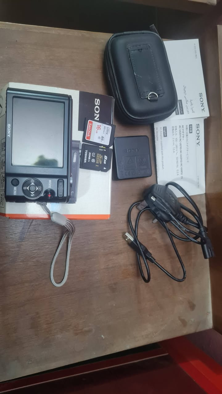 السلام عليكم 
للبيع كاميرا Sony Cyber-shot DSC-W800 بحالة ممتازة جدًا

الاستعمال: مرة واحدة فقط
البطارية: أصلية من سوني
الحالة: نظيفة جدًا وكأنها جديدة
الملحقات:
العلبة الأصلية
بطارية أصلية
شاحن
كرت ذاكرة 80MB/16GB 
كرت ذاكرة 30MB/8GB
حقيبة للكاميرا
كيبل USB
كتيبات الجهاز
📸 المواصفات:
دقة 20.1 ميغابكسل
زوم بصري 5×
تصوير فيديو HD 

السعر: 150,000 دينار قابل للتفاوض 
المكان: بغداد الزعفرانية 
رقمي 7716354321
للتواصل على الخاص


**إذا كنت صاحب هذا الإعلان وتريد حذفه لأي سبب، رجاءا أرسل رسالة إلى الدعم الفني**