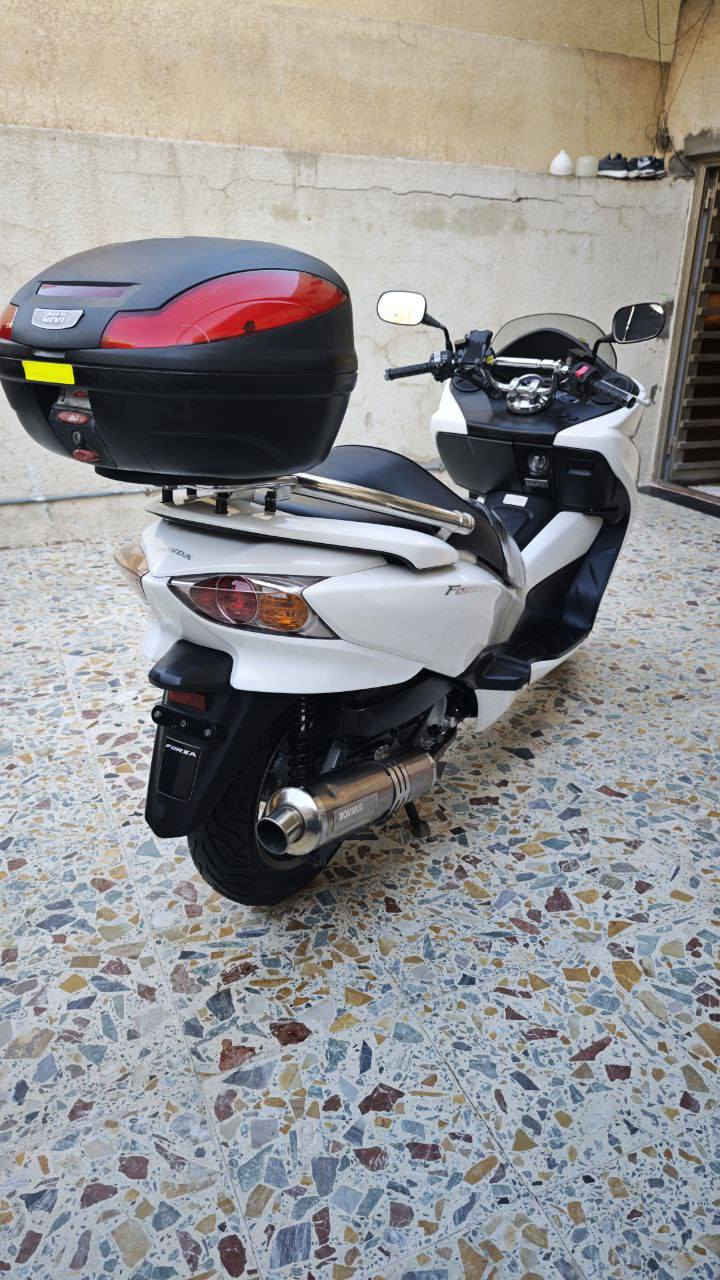 #تـــحفــه_فــنـيـه #رمبه_وكاله
ياالله فورزه MF صفر 10 S7 جديده لوك   نظافة 💯بل 💯  لون مميز ابيض صدفي المواصفات 

7 كير 4 تحويلات +S7   

نظام سبورت +اوتمواتيك  

بصمه +سويج طوارئ 

جنطه يابانيه بلاد 

دبلات نيكل بلاد 

قبق كلجات نيكل بلاد 

تجوه سبايدر نيكل 

حاظن موبايل 📱 

سايد بريك +كلوب جنطه 

ستاند حساس +عدة الشركه  

المسافه المقطوعه 25 الف حقيقي 

الدراجه بحاله الوكاله بعدهه الجناي يتصل ويدلل مكاني بغداد الغزاليه رقم 📱 *********** 

توصيل جميع المحافظات موجود الشماليه والجنوبيه  اخوكم حسام فورزه
