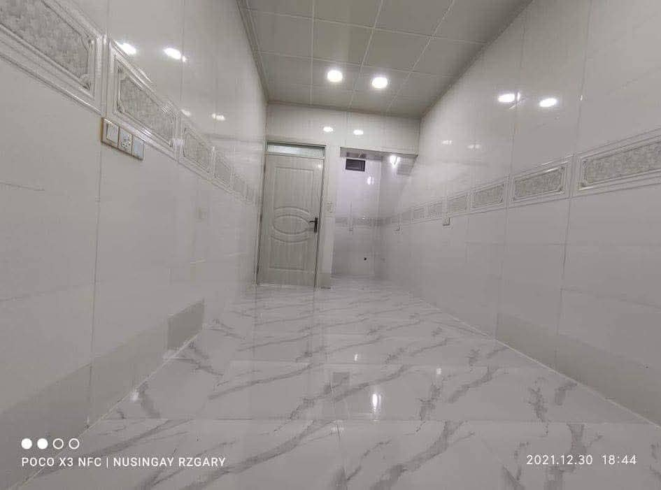 خــانوو بـۆفـرۆشــتن  دانـی 270گـڵاومعملـە لــەڕزگـــــــــاری
لـە شــاکـــــال پــەلــەبــکەو،لـەدەســتێ خــــــــۆتـی دەرماکـە
بـۆدووبــــــرا گــونجــاوە یــــــان بـۆکــــــۆڕ بـــــــــاوک👉

#خانووی_مۆدێرن بۆ فرۆشتن ⛪💒
ناونیشان 📍 ناحیەی ڕزگاری (سموود)

◼️گەڕەکی شاکەل 🌇🎆
◼️نزیک مزگەوتی خێرخوازان 🕋🕌
◼️ کۆڵانە پانەکەی سەرووی ئاردەکە ✅ 
◼️ ڕووبەری 6 بە 20 = 120 مەترە ✅
◼️تاپۆی یەک ناوە بەمەرجی تەحویل ✅
◼️شوێنێکی زۆر خۆش و دڵگیری هەیە 🌄
◼️ کۆڵان پانزە مەتر پان و فراوانە ڕووی لە خۆری ئێوارەیە✅

ژوورەکانی ئەم خانووە پێکهاتووە لە ⬇️

🔶 میوان 🚪🪑
🔶 مساعد مطبخ 🥄🫖
🔶 مطبخ 🥄🫖
🔶 هۆڵێک 🖼️
🔶 دوو ژووری نوستن 🛋️🛏️
🔶 ڕۆشنایی
🔶 مشتەمەلات 🚿🛁

بۆ زانینی نرخ 💵 تەنها خاڵێک لە کۆمێنت دانێ ڕاستەوخۆ بە نامە نرخەکەیت پێ دەگات یان پەیوەندی بکەن بەم ژمارانەوە 📲📞📳

*********** هێمـــــــــــن بـۆکرێن خــانوولـەڕزگـــــــاری

ئێوەی بەڕێزیش هەر موڵکێکتان هەبوو بۆ فرۆشتن یان ویستان بیکڕن دەتوانن ڕەسم و زانیارییەکانتان بنێرن بۆ ژمارە ڤایبەری 📳✅ ***********هێمــــــــــــــــن
